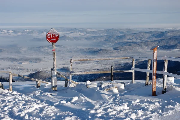 Stop - danger d'avalanche sur la pente — Photo