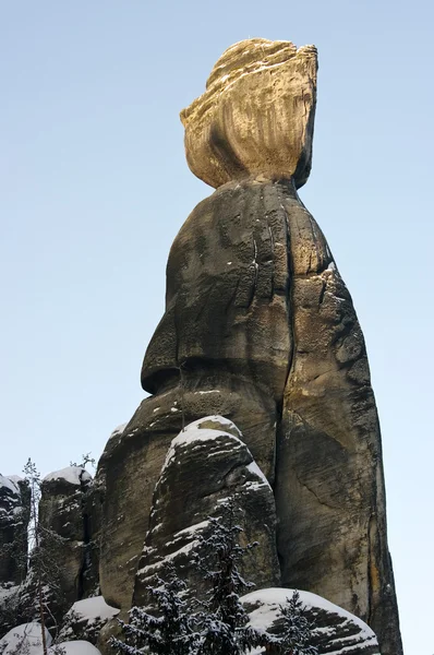 Силуэт каменной женщины в рок-городе, Чехия — стоковое фото