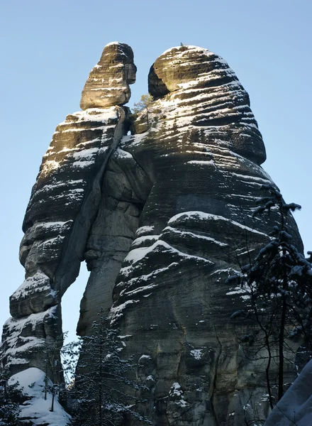 Man and woman silhouette in Rock Town, Czech Republic — Stock Photo, Image