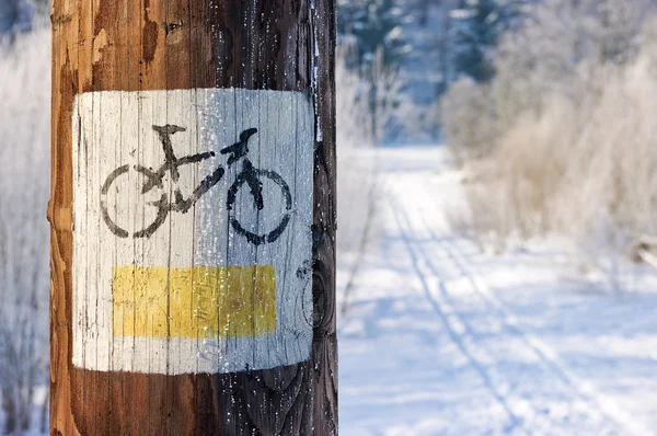 Rower turystyczny utworu zimą — Zdjęcie stockowe