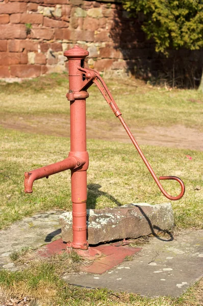 古い井戸ポンプ機構 — ストック写真