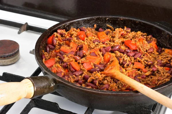 Chili con carne op koekenpan — Stockfoto
