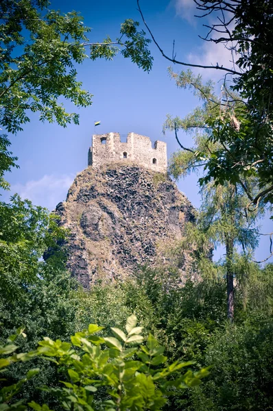 Ruinas del castillo de Trosky en el paraíso de Bohemia — Foto de Stock