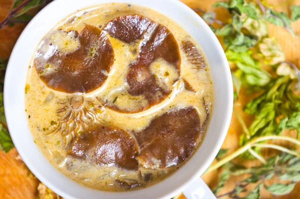Медовый грибной суп — стоковое фото
