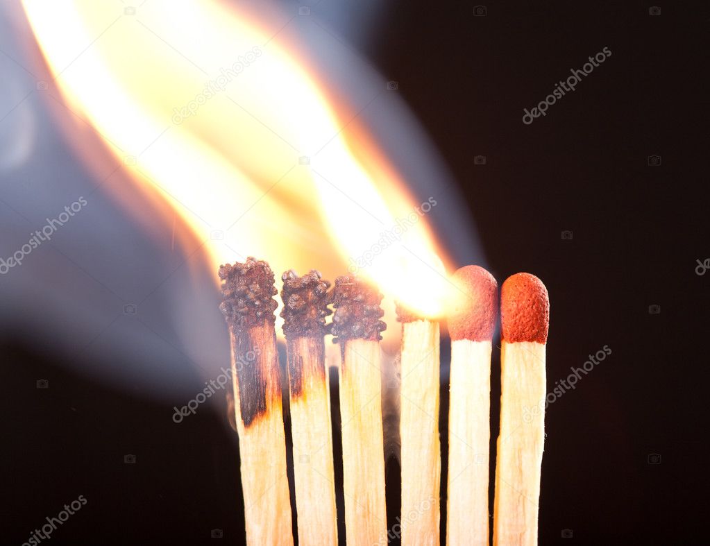 Burning matchs heads (macro)