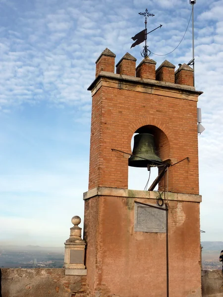 Vela zvonice v alhambra, granada — Stock fotografie