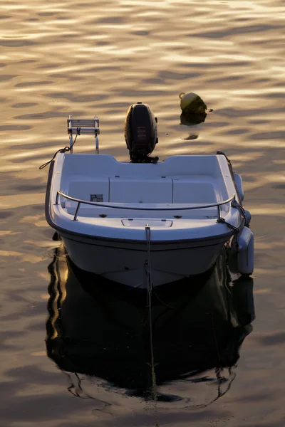 カストロ ・ ウルディアレスでボートします。 — ストック写真