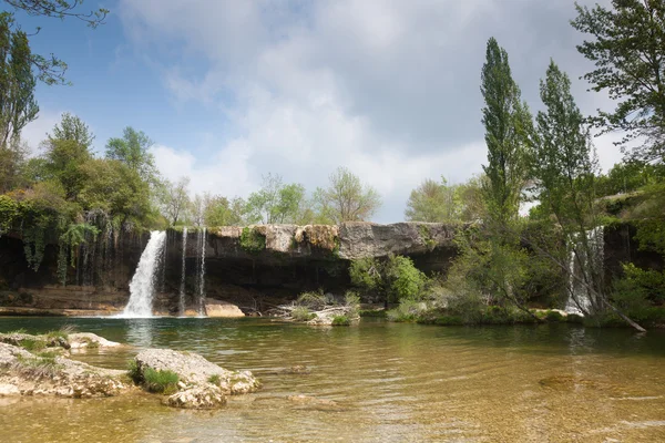 Wodospad pedrosa de tobalina — Zdjęcie stockowe