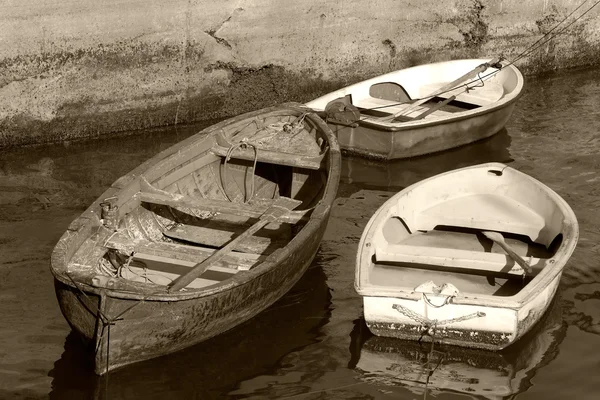 Човни в порт Bermeo, Біскайя, Іспанія — стокове фото