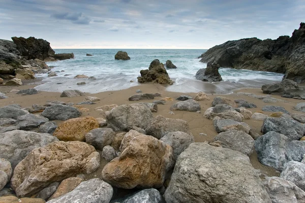 Praia de Usgo em Cantabria, Espanha — Fotografia de Stock