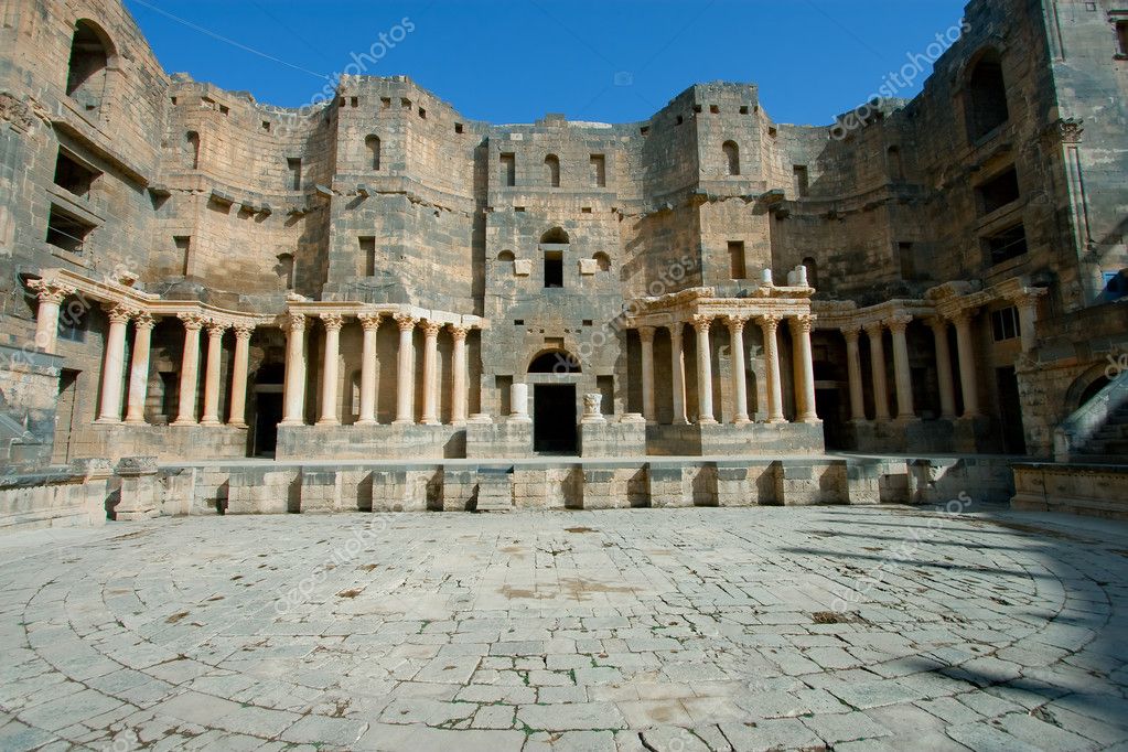 Théâtre de bosra, Syrie — Photographie javiergil © 7948087