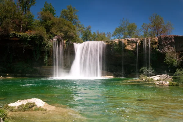 佩德罗萨德 tobalina，布尔戈斯，西班牙的瀑布 — 图库照片