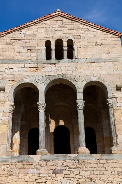Η πρόσοψη της Σάντα Μαρία ντελ αυλές, oviedo, Αστούριας, Ισπανία — Φωτογραφία Αρχείου