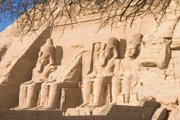 Sochy z kamene v chrámu Abú simbel, egypt — Stock fotografie
