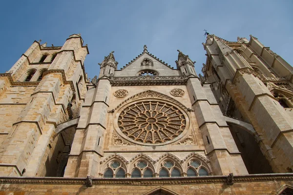 Front of the cathedral of Leon — Stock Photo, Image