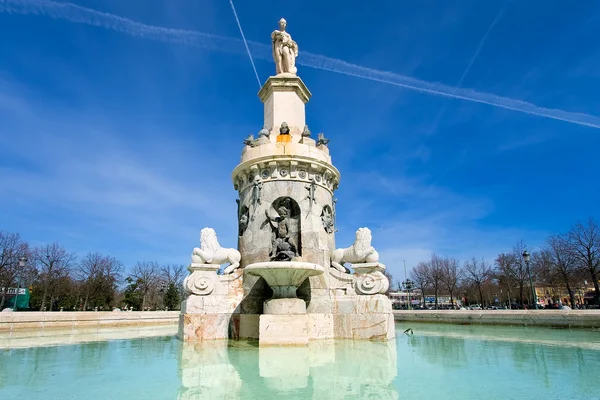 Fountain in Aranjuez close to the palace, Madrid, Spain — Stock Photo, Image