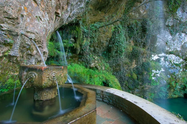 Heiligdom van covadonga, asturias, Spanje — Stockfoto