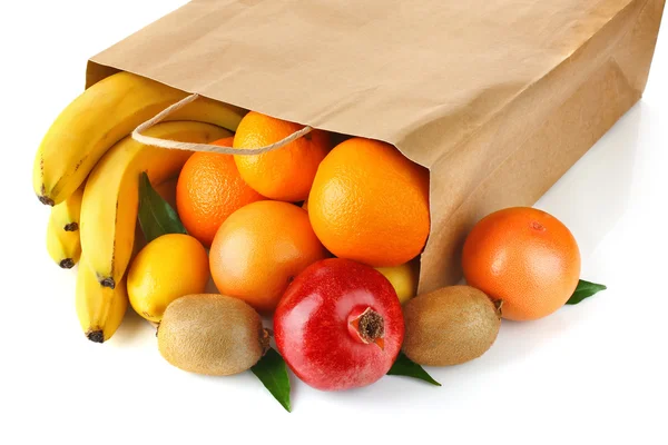 新鮮な熟したフルーツの紙袋 — ストック写真