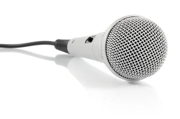 Grå metallic mikrofon med kabel — Stockfoto