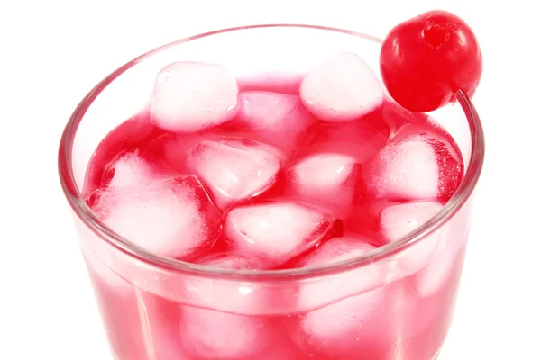 Malinová růžová koktejl s cherry v skleněné sklenice — Stock fotografie