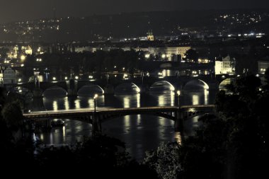 Brücken in Prag bei Nacht