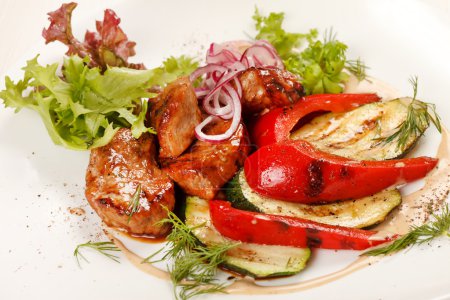viande aux légumes grillés 