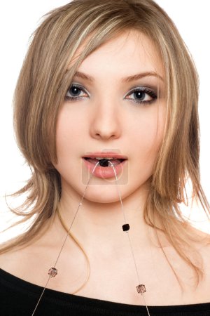 portrait de belle jeune femme 