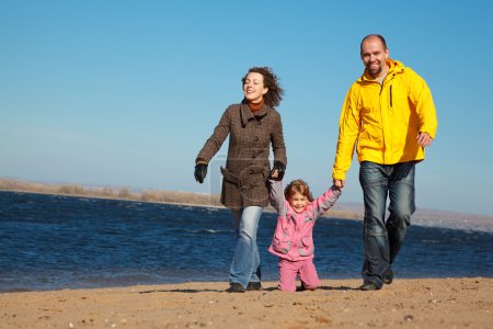 Sur la plage d'automne 