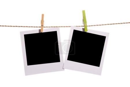 Deux photos claires sur une corde 