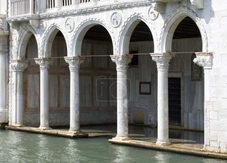 Colonnade vénitienne typique, Venise 