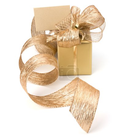 Cadeau luxueux avec note isolée sur fond blanc 