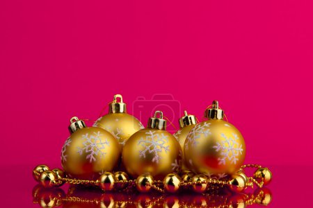 Boules de Noël dorées 