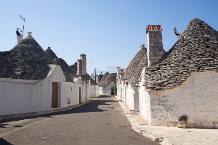 Alberobello (Bari, Pouilles, Italie) : Rue dans la ville de Trulli 