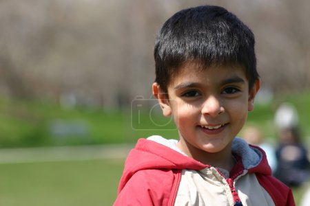 3 ans garçon souriant 